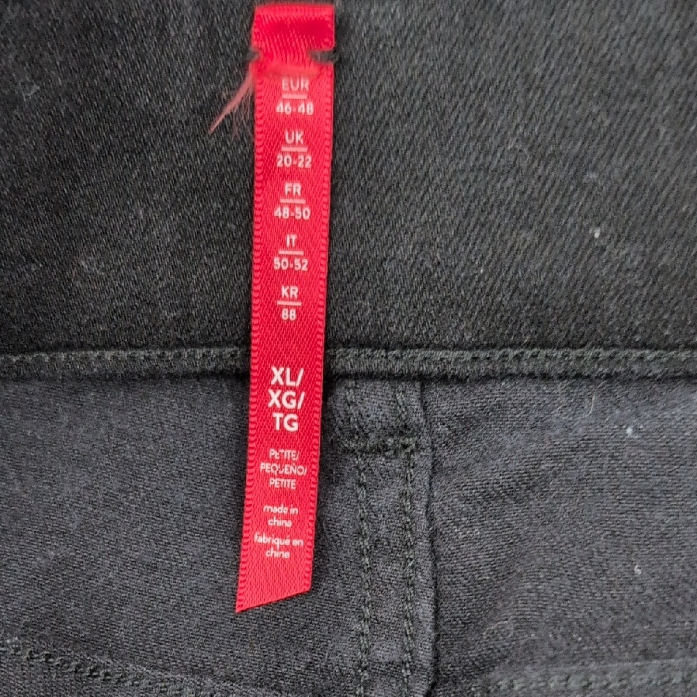 SPANX Black Flare Leg Pants - Size XL Petite - Picture 6 of 11